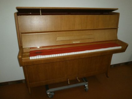 Pianino Petrof