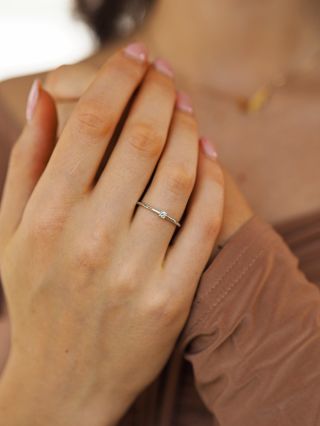 Valentýn je krásnou příležitostí i pro zásnuby 😍💍✨❤️ Máme pro Vás obrovský výběr zásnubních prstenů se zirkony i s...