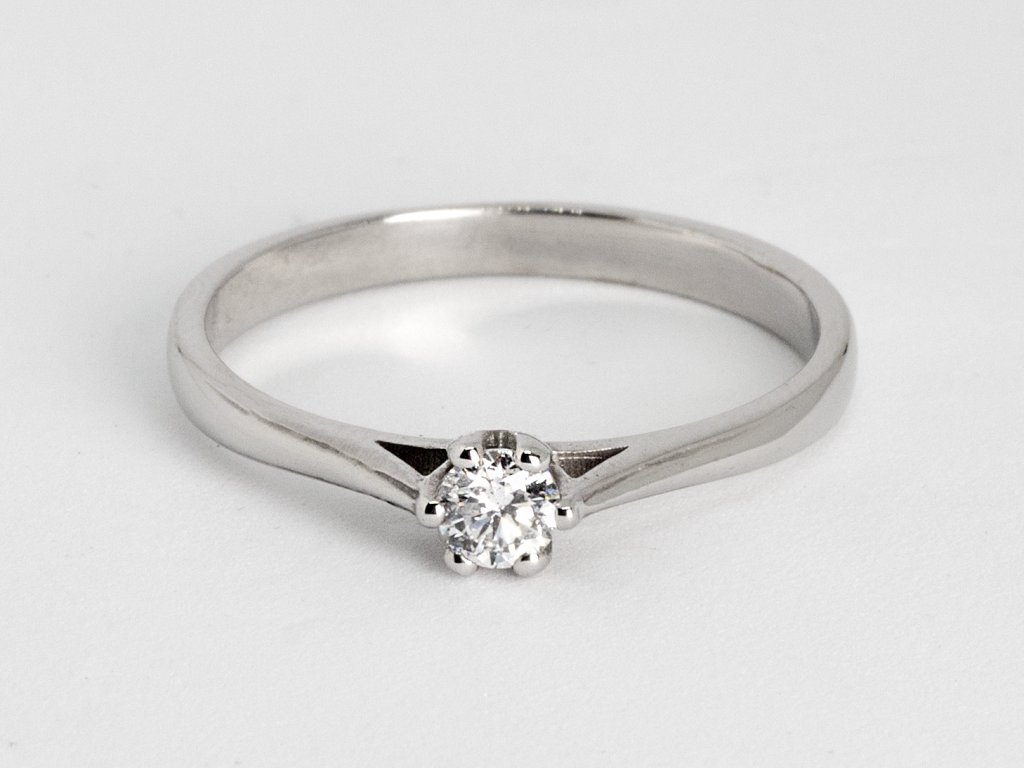 Zásnubní prsten z bílého zlata s diamantem F22