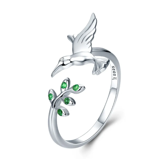 Levně Stříbrný nastavitelný prsten kolibřík