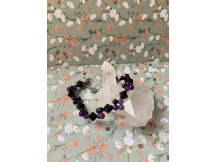 Náramek s ametystem a černými korálky