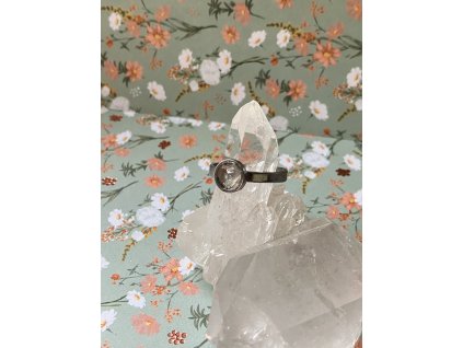 Prsten s křišťálem