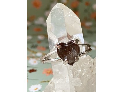 Prsten se záhnědou srdce