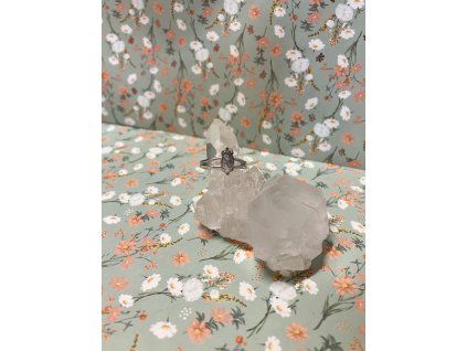 Prsten s křišťálem