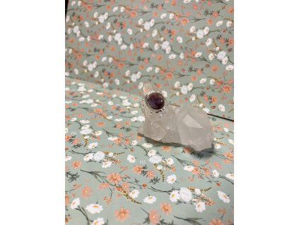 Prsten s chalcedonem