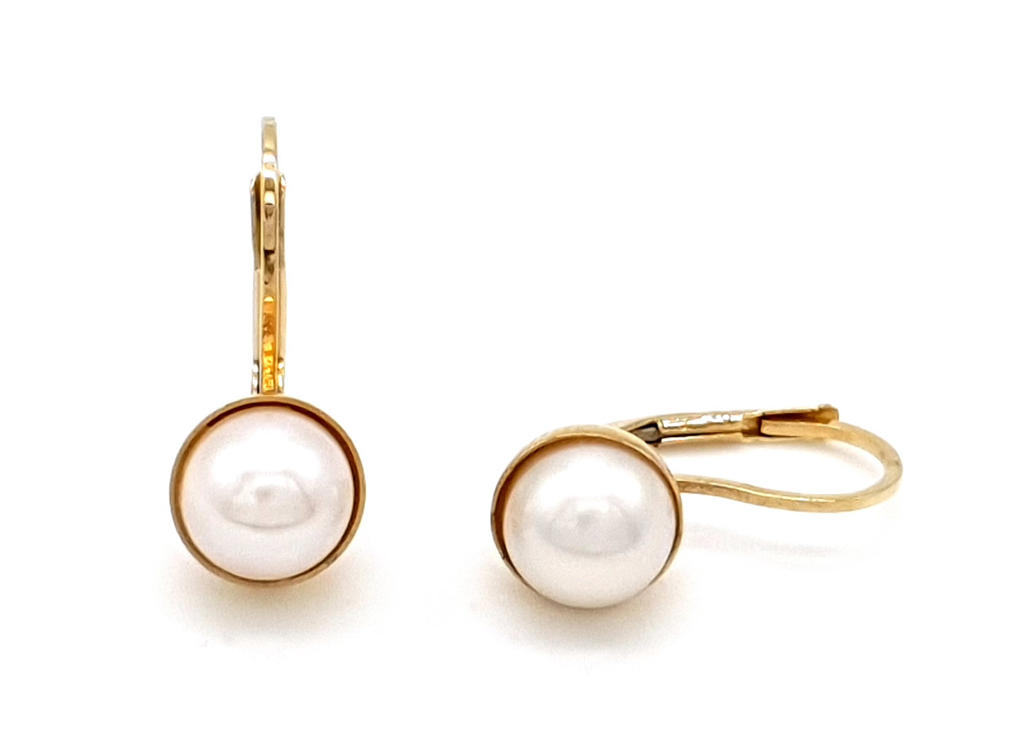 Zlaté náušnice s přírodní perlou