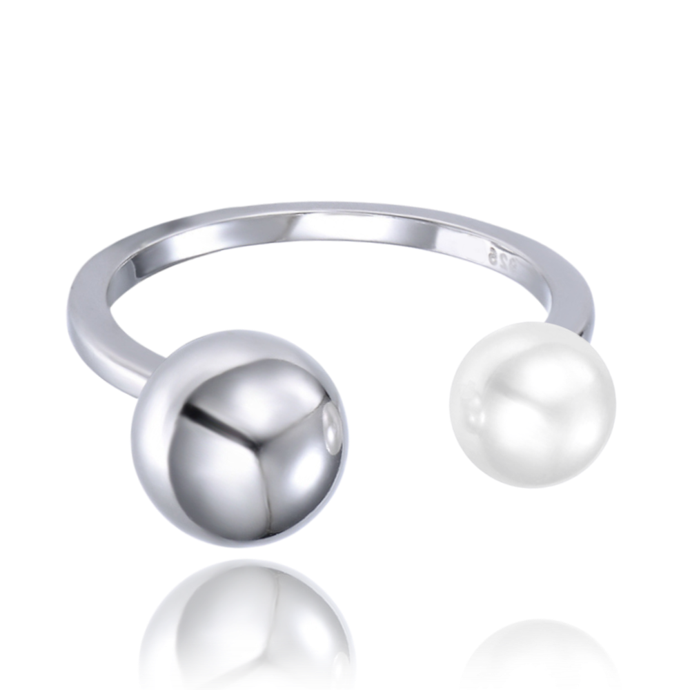 MINET Stříbrný prsten s perlou Velikost prstenu: 57
