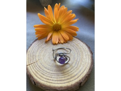 4DB5EA7F 1C21 42D9 95DD 52737D64679C