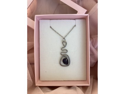 Kroucený přívěsek s fluoritem