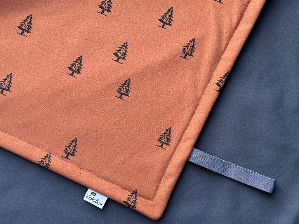 Minimalistický les na skořicové - 98 x 70 cm