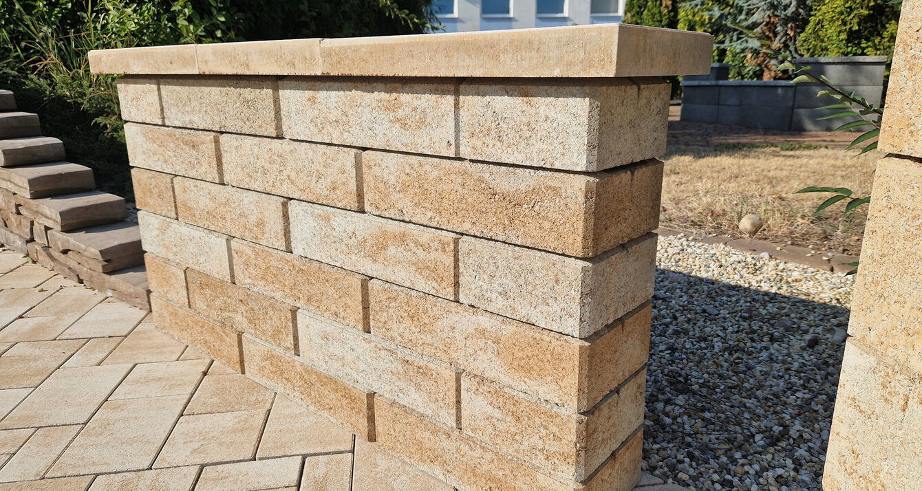 Ako postaviť betónový plot?