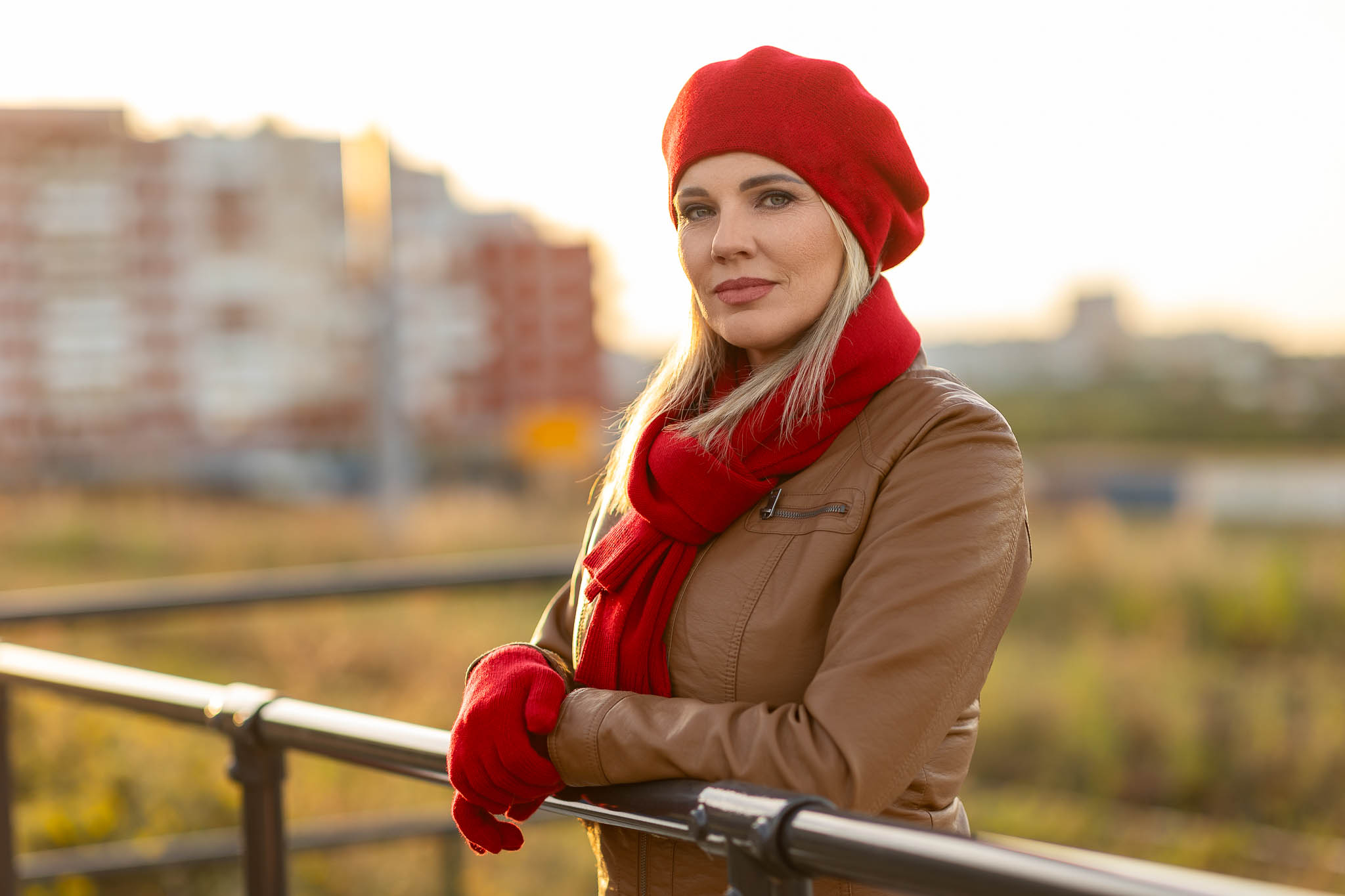 damsky-vlneny-baret-manon-cerveny
