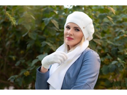 Klobouky Audrey Rabionek Dámský vlněný pletený jednobarevný baret Lea bílý s třpytivými kamínky