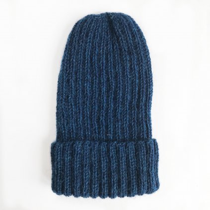 Alpaka Beanie – ručně pletená čepice z nejjemnější Alpaky v barvě Curasao Blue.