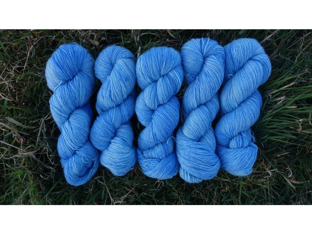 Světle modrá (Single, 400/100)