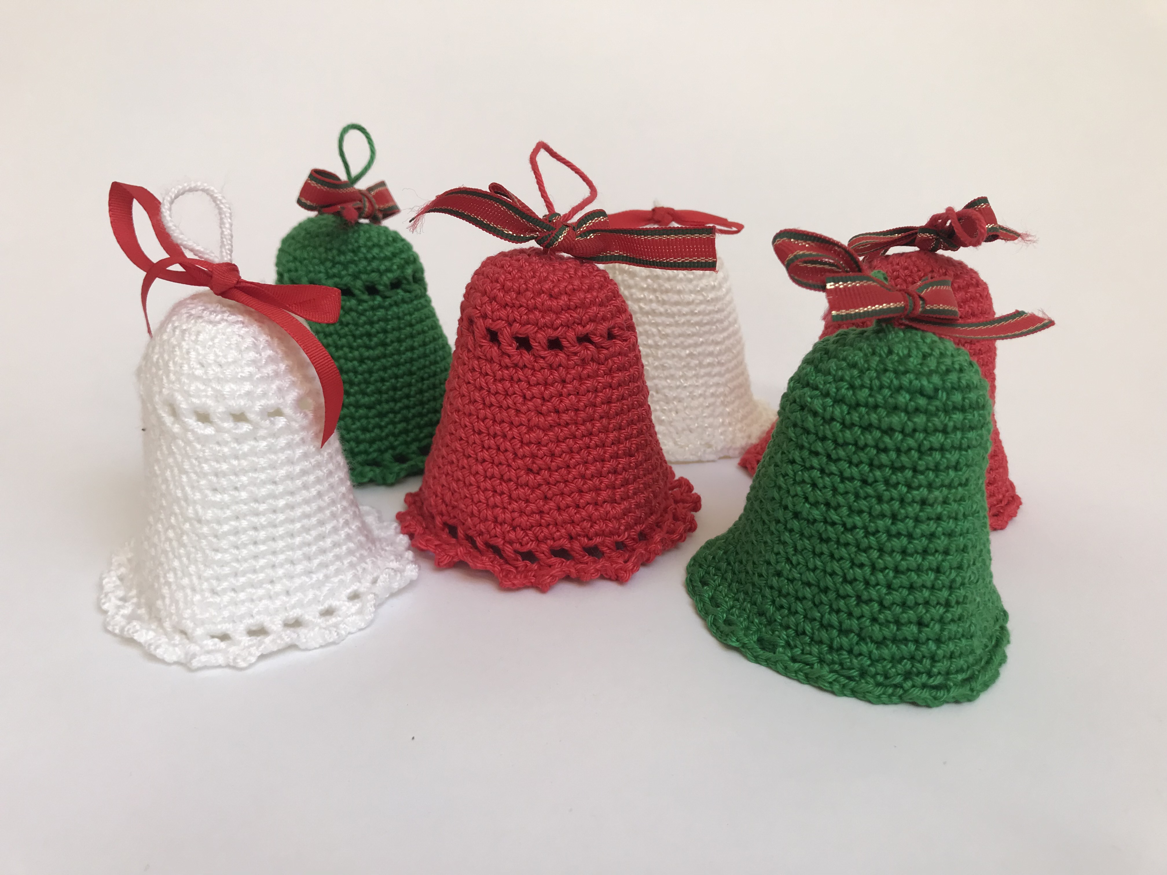 Háčkovaný zvoneček barevný