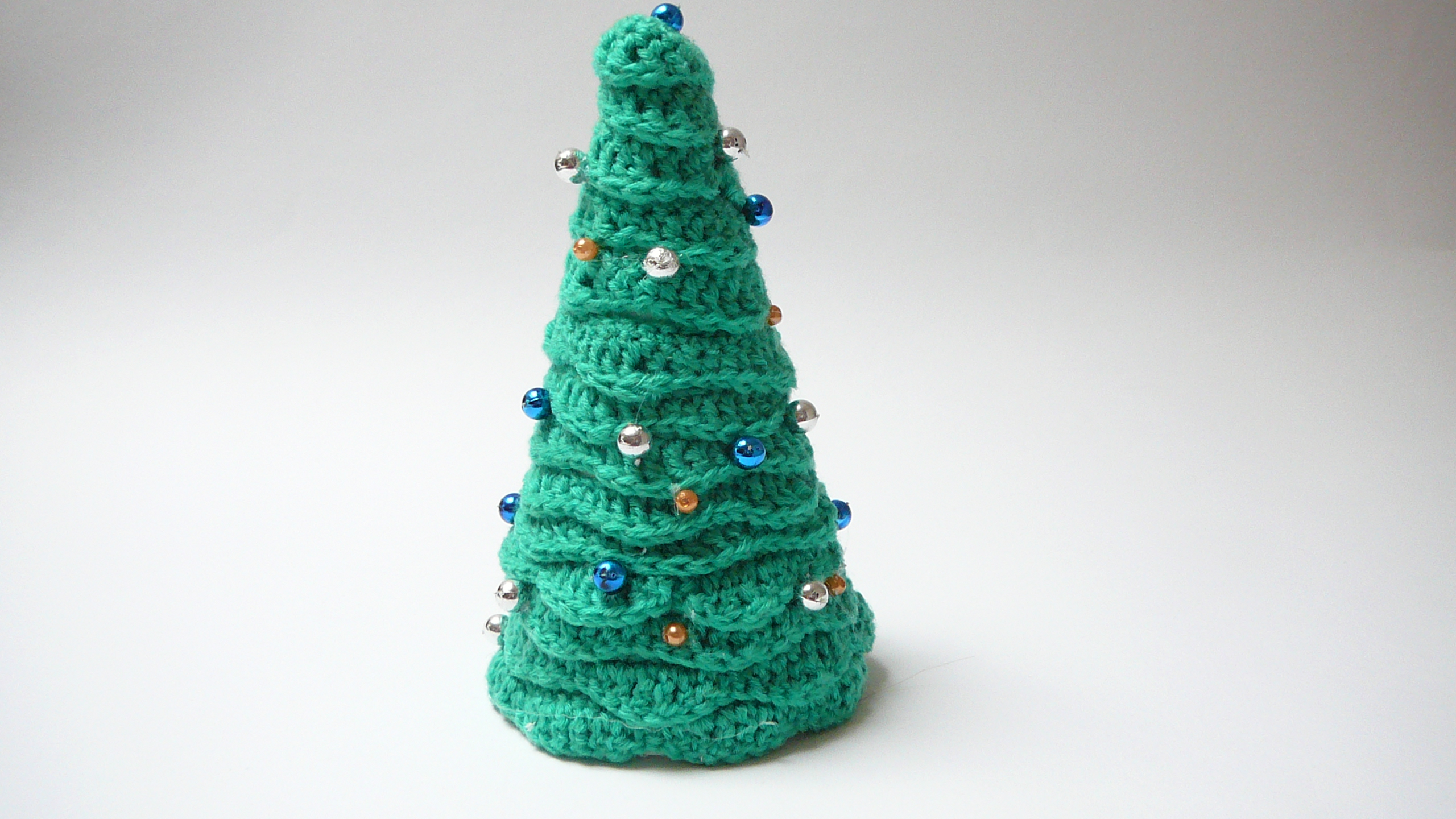 Háčkovaný stromeček