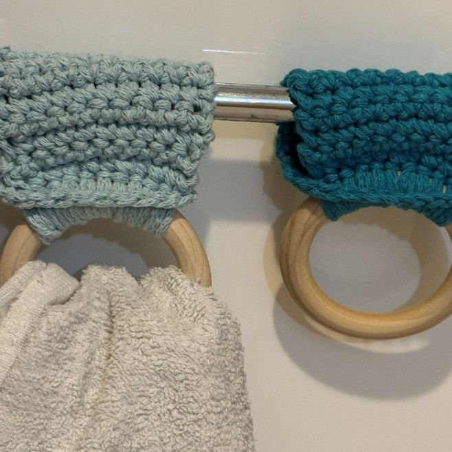 Háčkovaný věšák na ručníky #háčkování #crochet