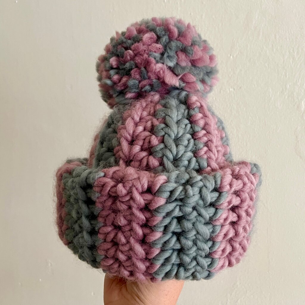 Návod: Hodinová háčkovaná čepice