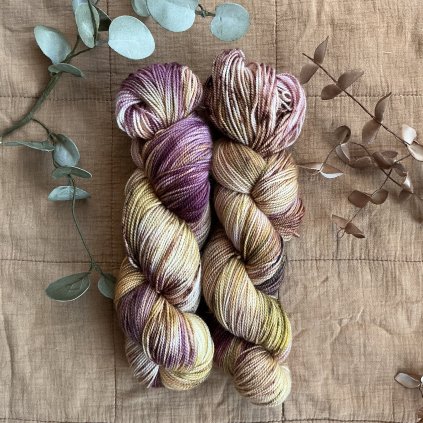 Twist 2ply Merino/nylon – Velvet Pollen