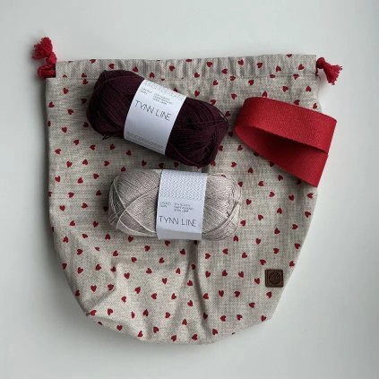 Projektová taška Klubkovka LIGHT – srdíčka