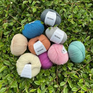 70 % merino | 22 % hedvábí | 8 % kašmír Příze Roma, novinka, která stojí za to vyzkoušet 👌🇮🇹 Co byste z ní vytvořili? 👇...