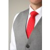 Červená kravata s bílými puntíky