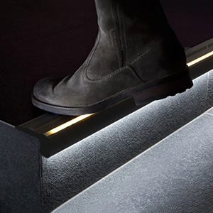 led-einbauprofil-im-boden