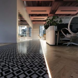 led-profil-v-podlaze-kancelare