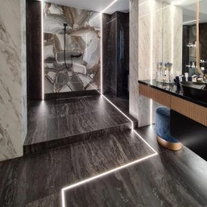 led-bodenprofil-im-badezimmer