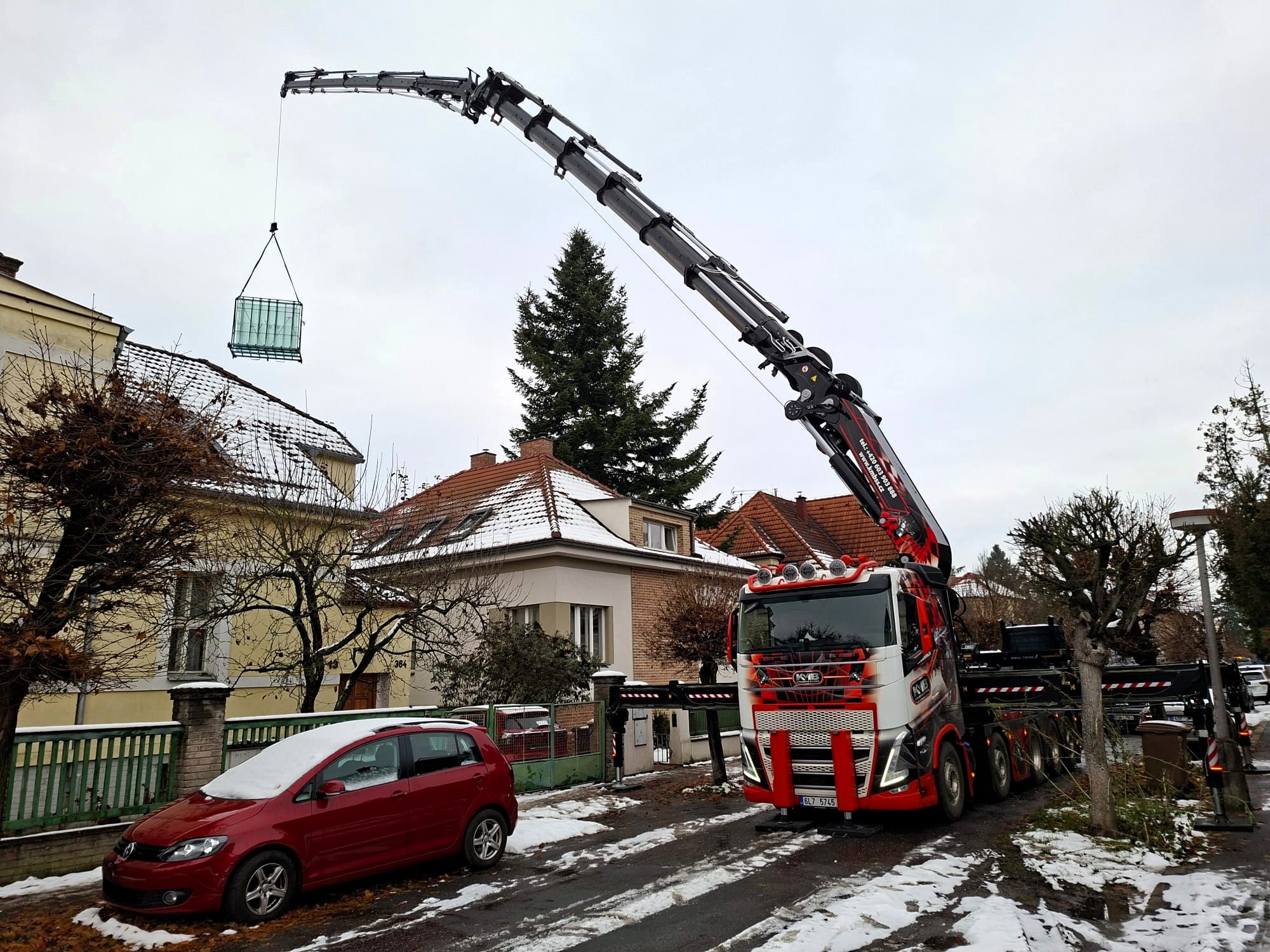 Spolupráce s Red Line Industries s naší hydraulickou rukou Effer 2255