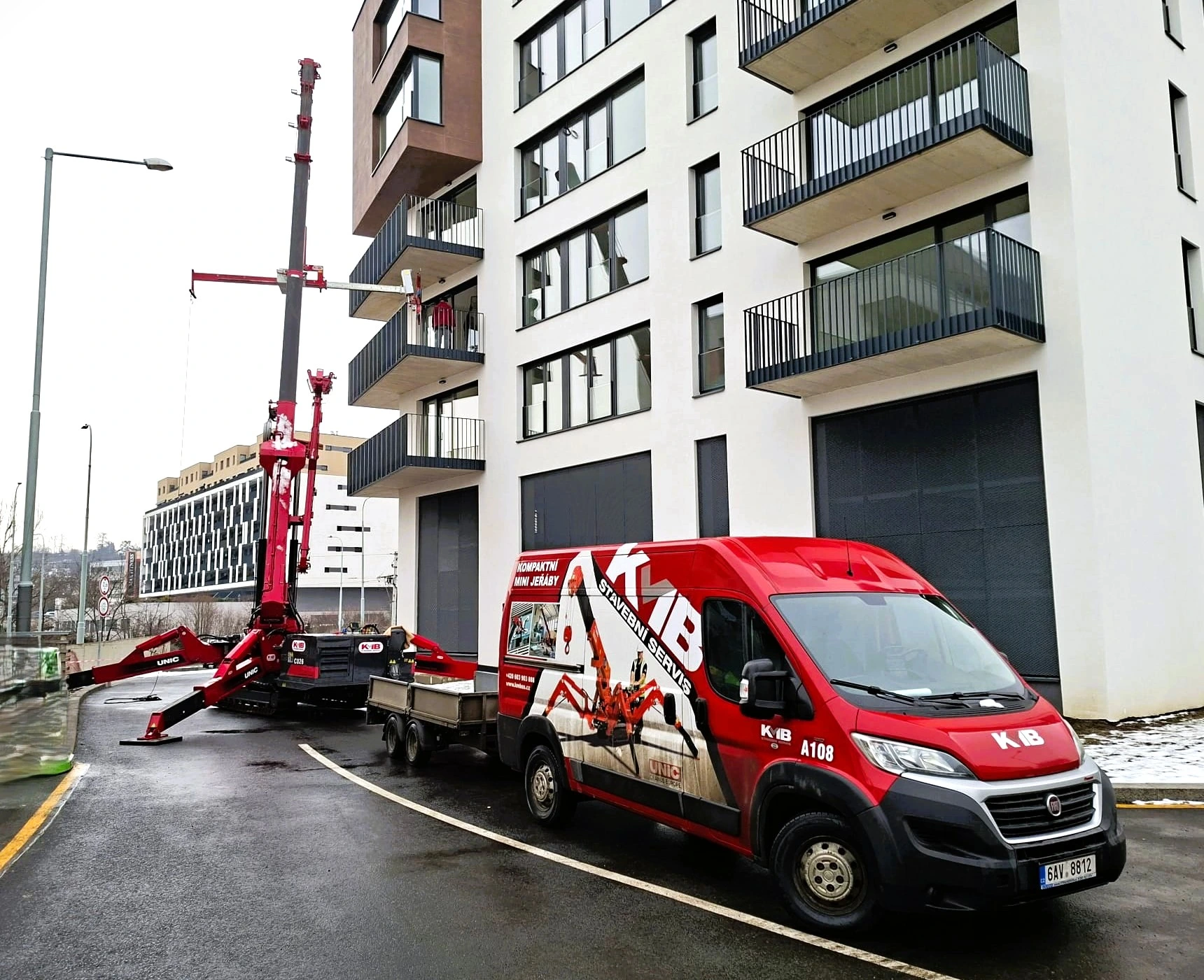 KMB zajišťuje zakázky na klíč