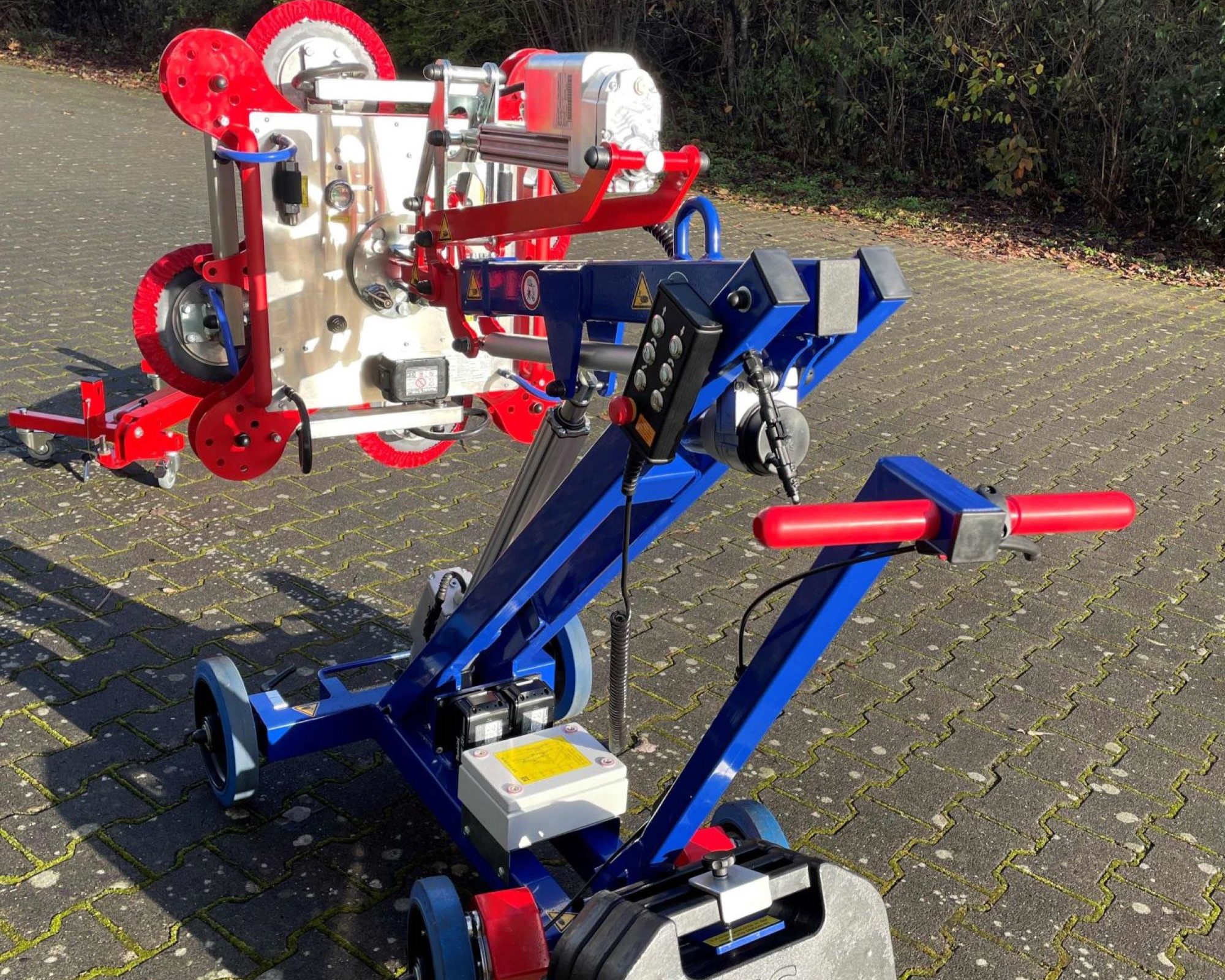 Pronajměte si kompaktní zasklívací robot KS Rob 180 M