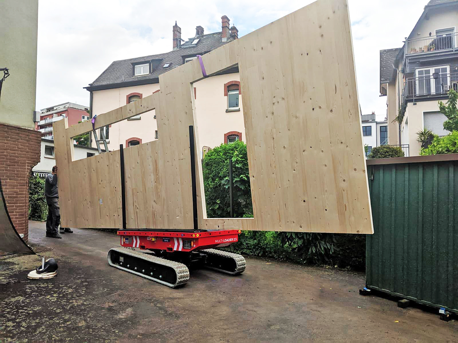 Pronájem manipulační techniky - efektivní řešení pro vaše potřeby