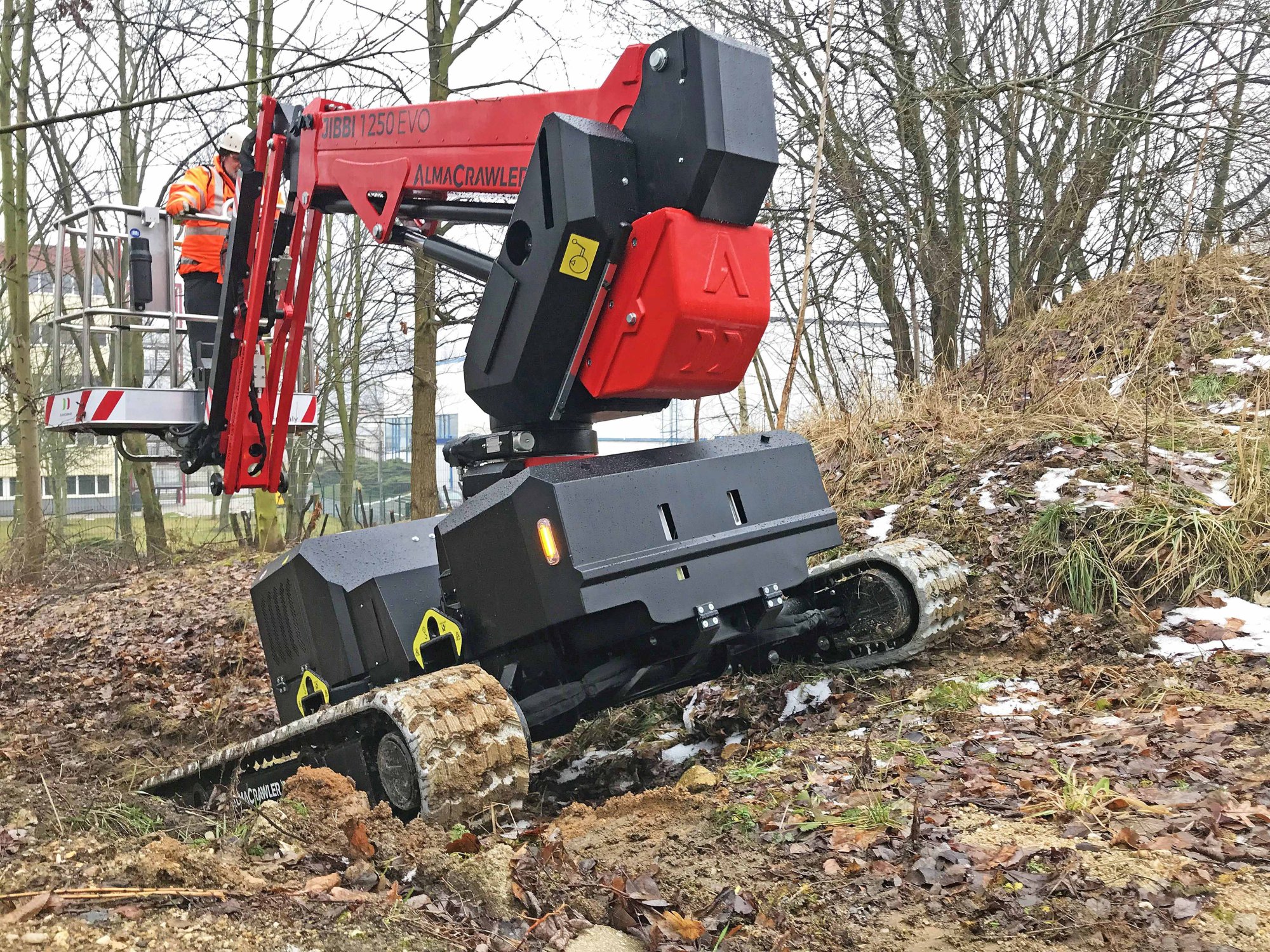 JIBBI 1250 EVO: revoluce v oblasti teleskopických plošin s automatickým vyrovnáváním