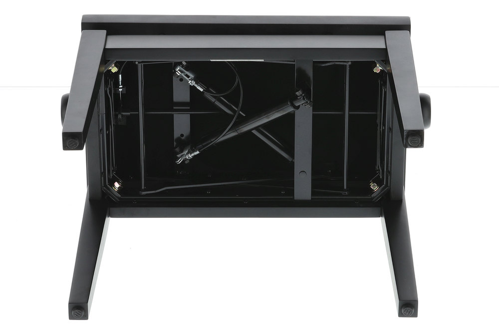 Stolička ke klavíru v černém matu s pevnou dřevěnou konstrukcí.