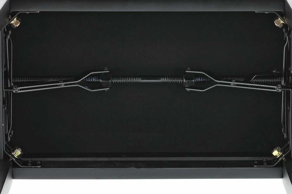 Mechanika u klavírní stoličky.