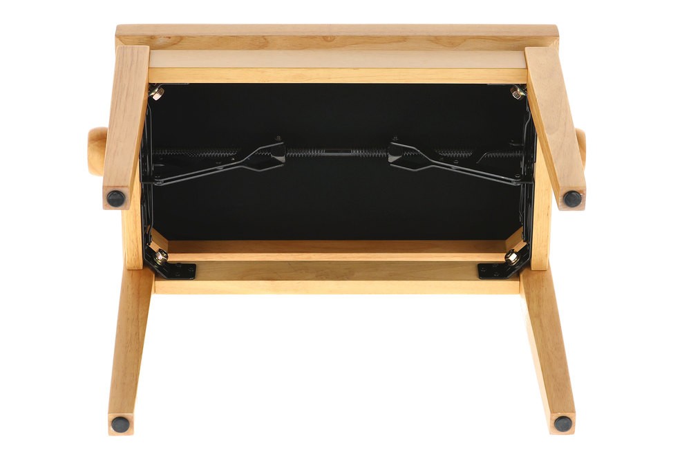 Pevná dřevěná konstrukce klavírní stoličky.