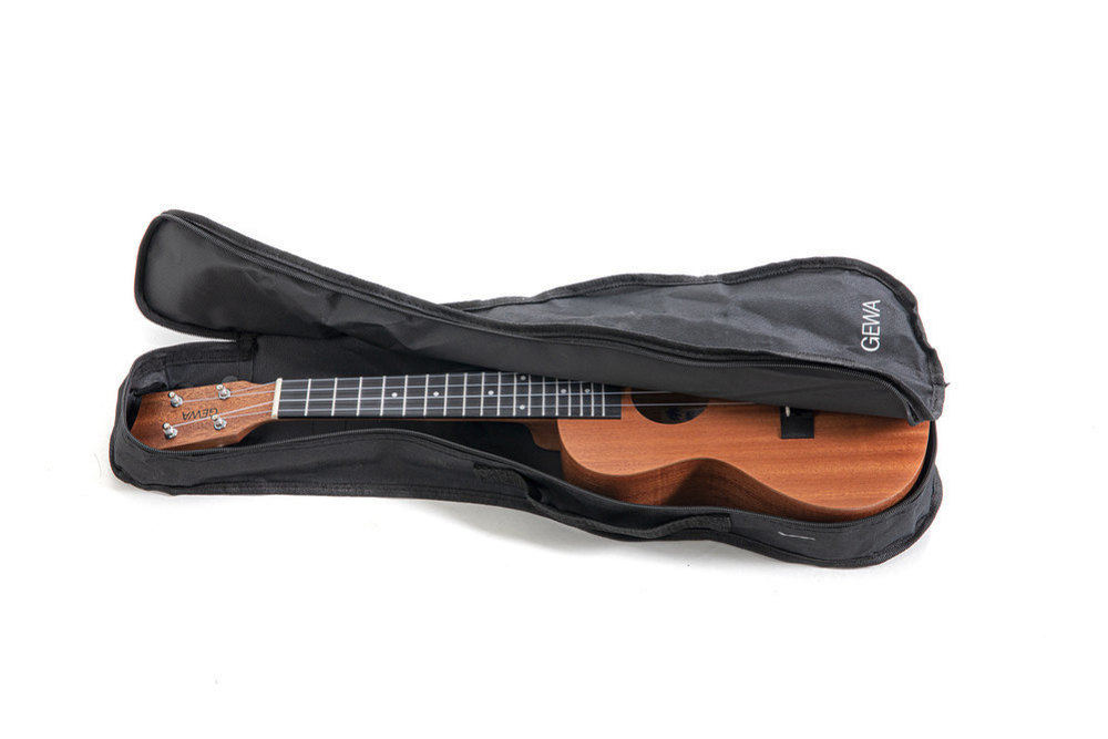 Koncertní ukulele v barvě sapelli mat s obalem.