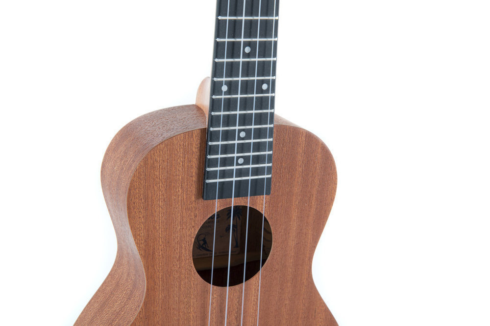 Koncertní ukulele v barvě sapelli mat. Hmatník z materiálu Richlite.