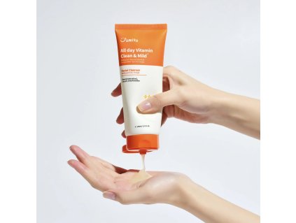 Jumiso All Day Vitamin Clean & Mild Facial Cleanser 150ml 2