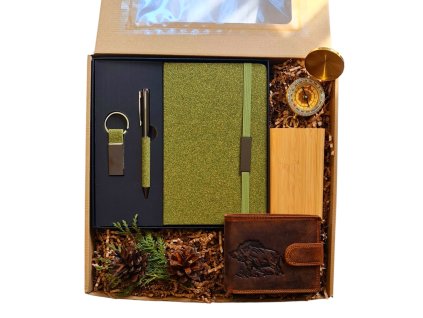 Myslivecký dárkový set - Kožená peněženka Divočák, A5 zápisník set, Powerbanka, Kompas