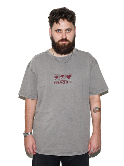 FRAGILE Washed heavy oversize tee