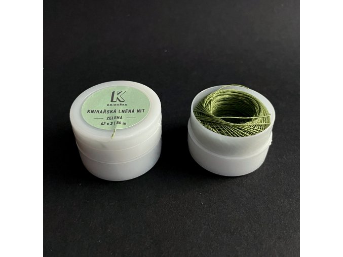 zelena kniharska lnena nit