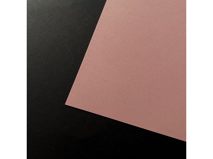 staroruzovy tvrdy papir