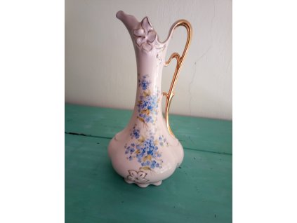 Porcelánová váza s pomněnkami