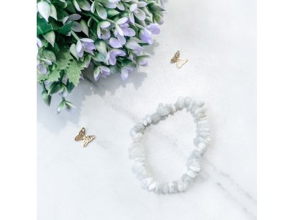 s1026Moonstonewhitecrystalchiphealingstretchbraceletaustraliagemroxsydneywhitemoonstonecrystalbracelet1 5000x