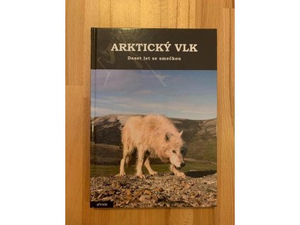 22092 arkticky vlk deset let se smeckou