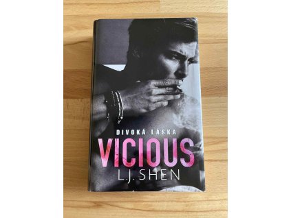 vicious divoka laska l j shen 243210064