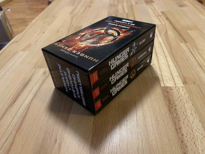 hunger games komplet v boxu suzanne collins 246843830